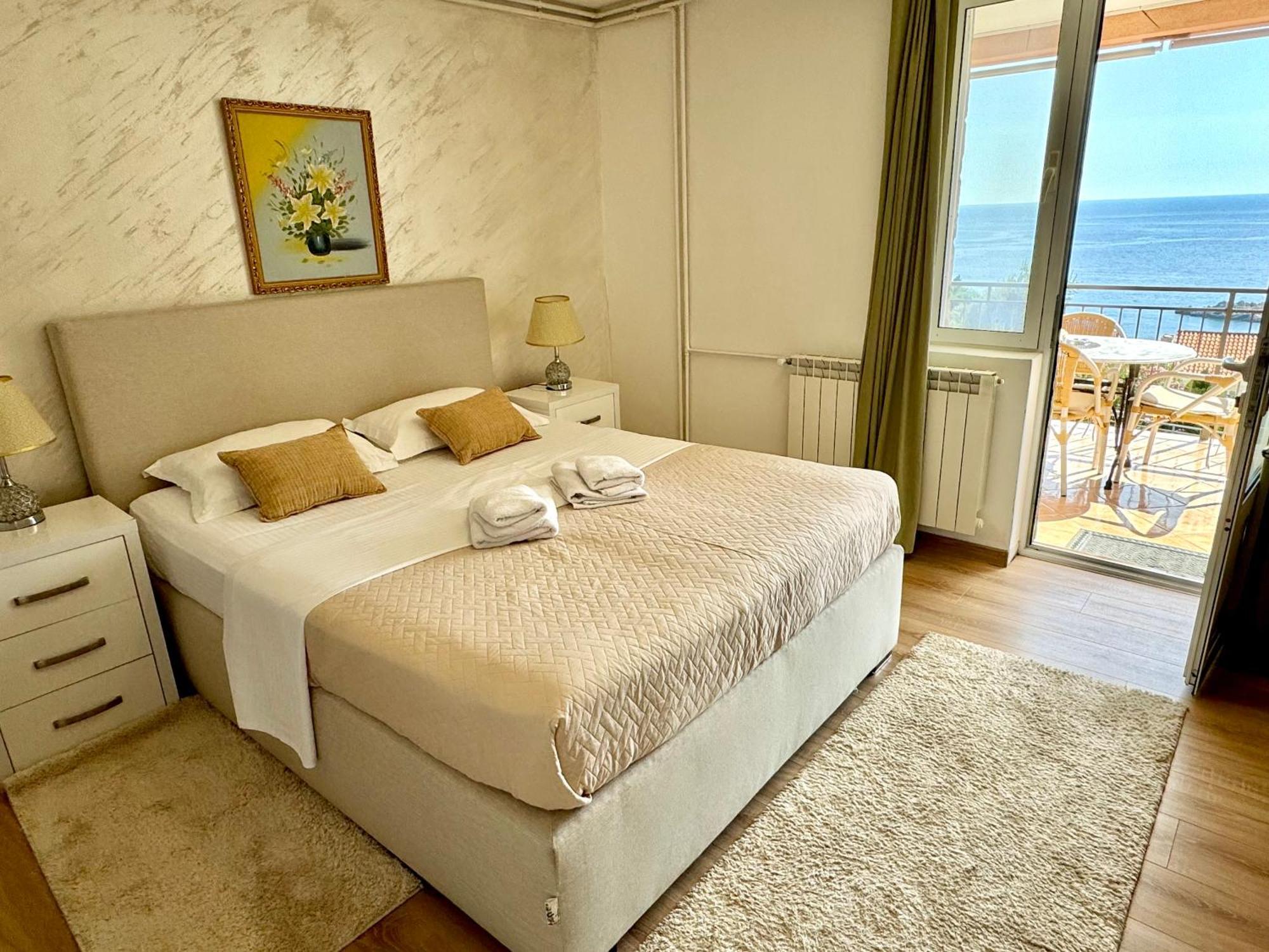 Apartments Kentera Lux Sveti Stefan Exterior photo